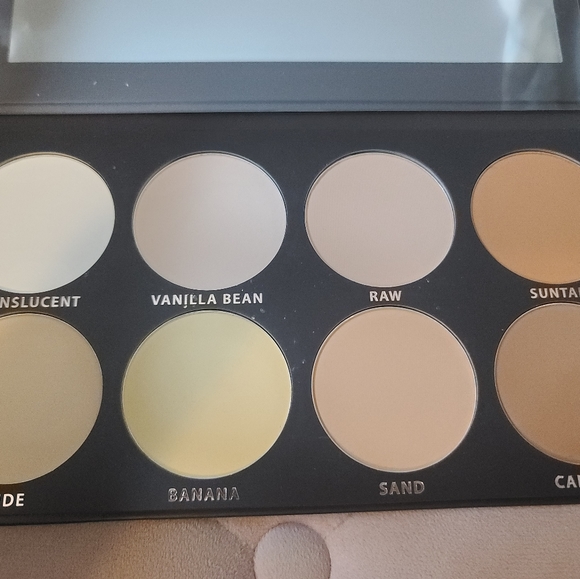 KAB Contour Palette. Brand new. Never used or swatched. - Picture 1 of 2